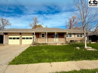 1004 E 21st Ave, Hutchinson, KS 67502