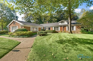3321 Shakespeare Ln, Toledo, OH 43615