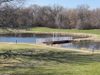 10720 Rockford Rd Unit 215, Plymouth, MN 55442