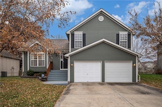 11264 N Summit St, Kansas City, MO 64155