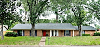 715 Belmont St, Athens, TX 75751