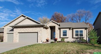7411 S 93rd St, La Vista, NE 68128