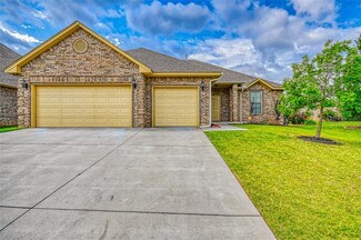 1800 Savannah Ln, Edmond, OK 73003
