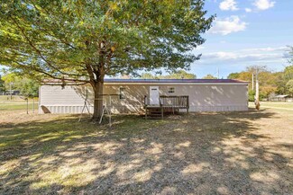 1376 Buck Ln, Benton, AR 72015