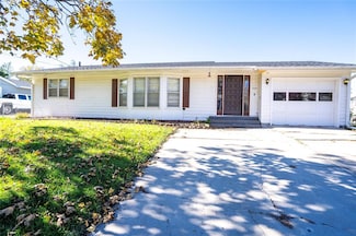 607 E 14th St S, Newton, IA 50208