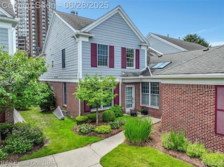 9002 Harbor Place Dr, St. Clair Shores, MI 48080
