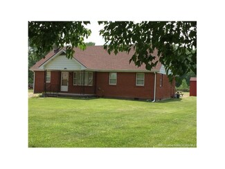 17421 Mountain Grove Rd, Henryville, IN 47126