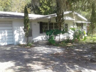 9135 Kosimo St, New Port Richey, FL 34654