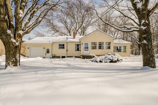 8481 Kephart Ln, Berrien Springs, MI 49103
