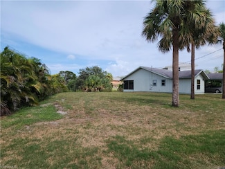 873 8th Ct E, Naples, FL 34108