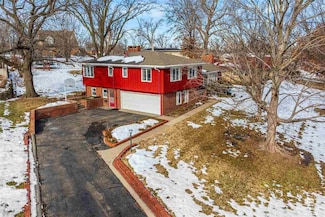 829 Crestview Dr, Junction City, KS 66441