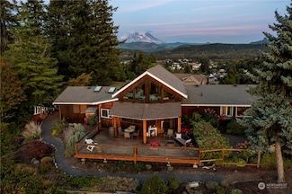 212 Dow Ridge Dr N, Eatonville, WA 98328