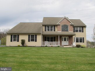 996 Candelora Dr, Pottstown, PA 19464