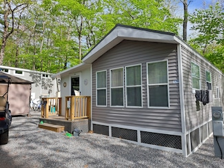 261 Point Sebago Rd Unit S0528, Casco, ME 04015