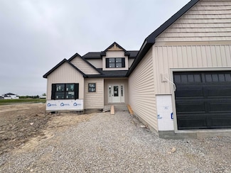 1064 Arthur Heights Dr, Fort Wayne, IN 46818