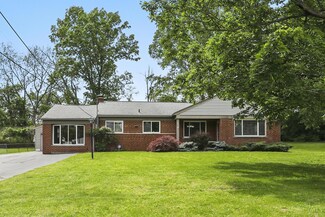 2079 Forestlake Dr, Cincinnati, OH 45244