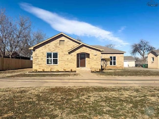 2604 Paradise St, Vernon, TX 76384