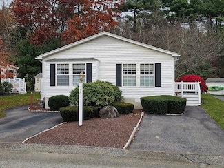 96 Trailwood Dr, Bridgewater, MA 02324