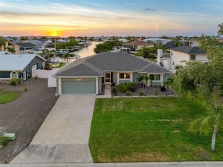 6604 Dolphin Cove Dr, Apollo Beach, FL 33572