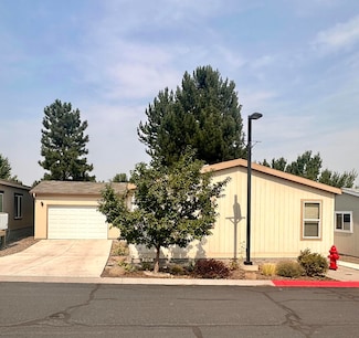 2395 SW Yarrow Creek Dr, Redmond, OR 97756