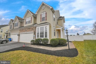3832 Kings Ln, Dover, PA 17315
