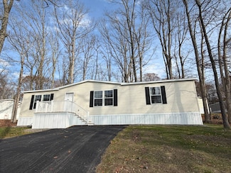 196 Barton Court Dr, Bartonsville, PA 18321