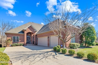 329 Lanai Ct, Louisville, KY 40245