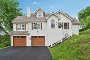 10 Neptune Dr, Mc Kees Rocks, PA 15136
