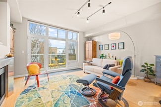 17 W Mercer St Unit 206, Seattle, WA 98119