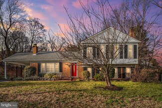 5904 Castle Riding Ct, Alexandria, VA 22315