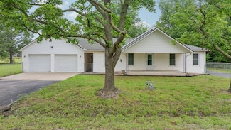 915 N Boudinot Ave, Dewey, OK 74029