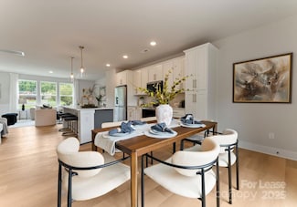 8105 Shinkansen Dr, Charlotte, NC 28213