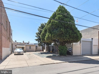 3349 E Thompson St, Philadelphia, PA 19134