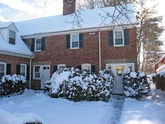 135 Oak St, Newton Upper Falls, MA 02464