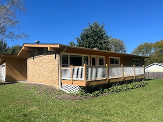 3200 Vista Terrace, McHenry, IL 60050