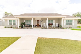 904 S Murray Ave, Monahans, TX 79756