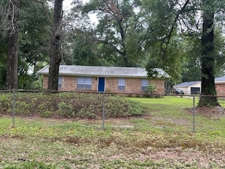 115 Pine Ave W, Satsuma, AL 36572