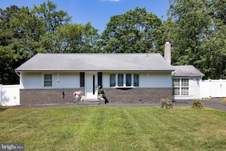 7 Lauffer Ln, Sewell, NJ 08080