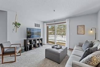 1215 Ferndale St N Unit A8, Saint Paul, MN 55119
