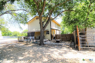 1124 E Kingsbury St Unit B, Seguin, TX 78155