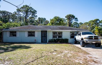 318 Essex Dr, Fort Pierce, FL 34946