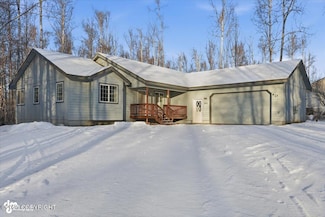 4570 S Navigators Cir, Wasilla, AK 99623