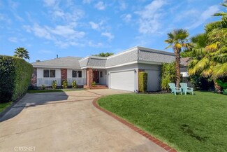 22329 Mobile St, Woodland Hills, CA 91303