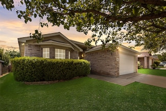 9961 Long Rifle Dr, Fort Worth, TX 76108