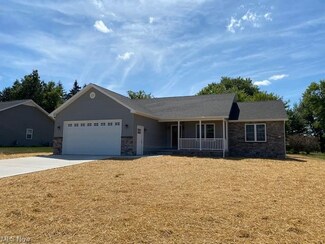 105 Juniper Dr, Columbiana, OH 44408