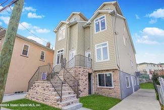 89 Robin Rd, Staten Island, NY 10305
