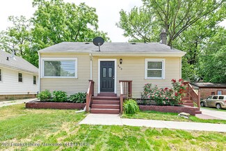 562 Denver Ave, Lansing, MI 48910