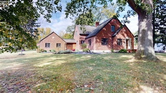 2484 Buckland Ave, Fremont, OH 43420