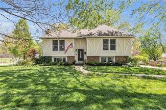 517 S Franklin St, Raymore, MO 64083