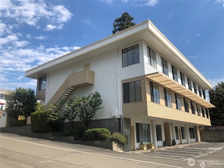 755 Winslow Way E Unit 102, Bainbridge Island, WA 98110